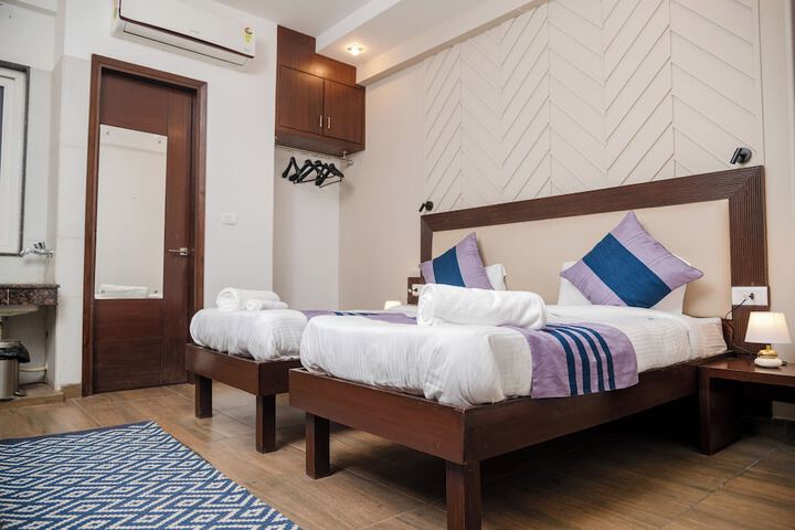 Room 5 of 34