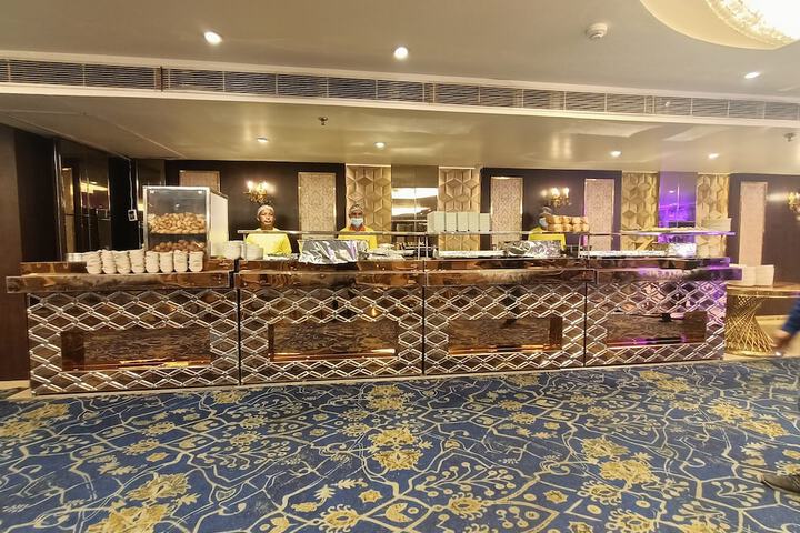 Ballroom/Hall 40 of 82