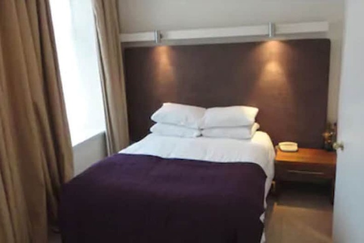 Room 7 of 30