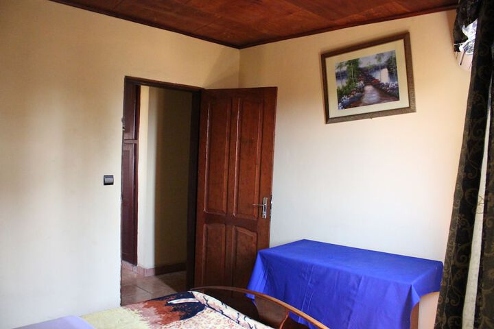 Room 10 of 31