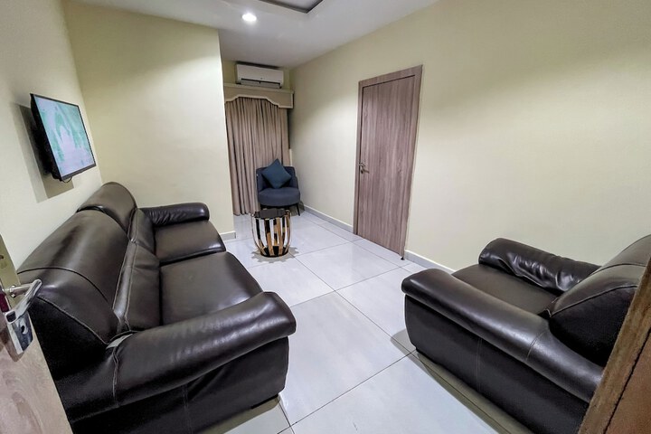 Room 27 of 49