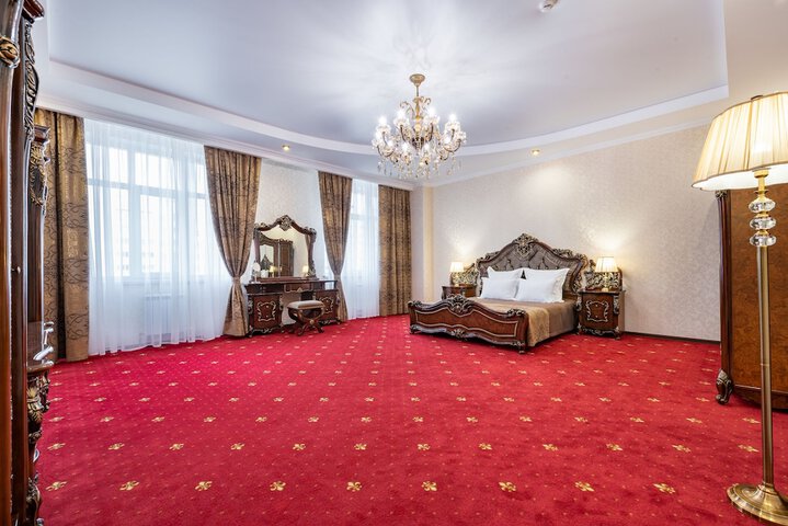 Room 30 of 98