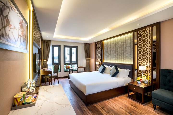 Photo of Conifer Grand Hotel