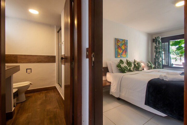 Room 27 of 106