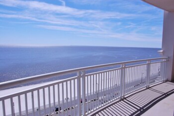 Exterior of Legacy I 1303 Penthouse