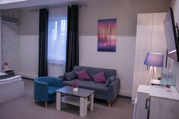 Room 34 of 76