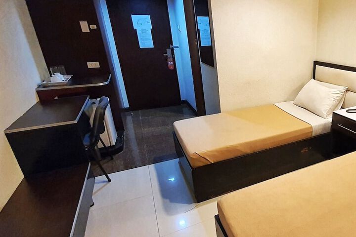 Room 12 of 44