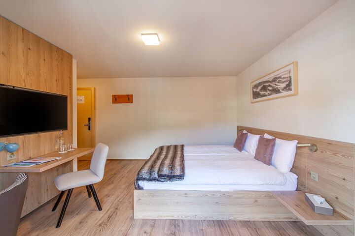 Room 5 of 78