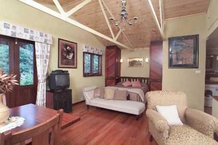 Room 14 of 28