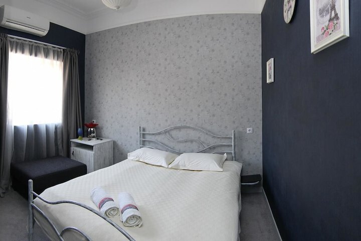 Room 9 of 96