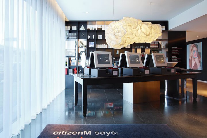 Check-in/check-out kiosk