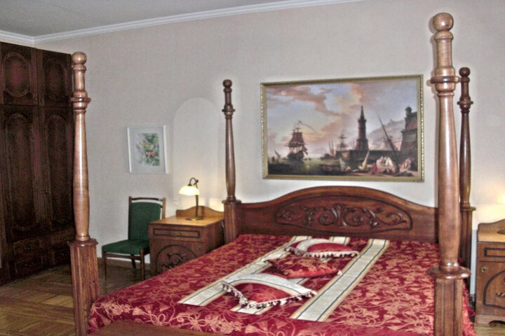 Room 4 of 52