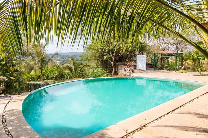 Hotel with Pool