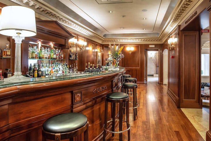 Lounge 53 of 60