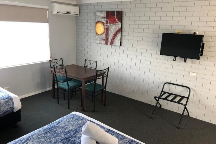Room 12 of 26