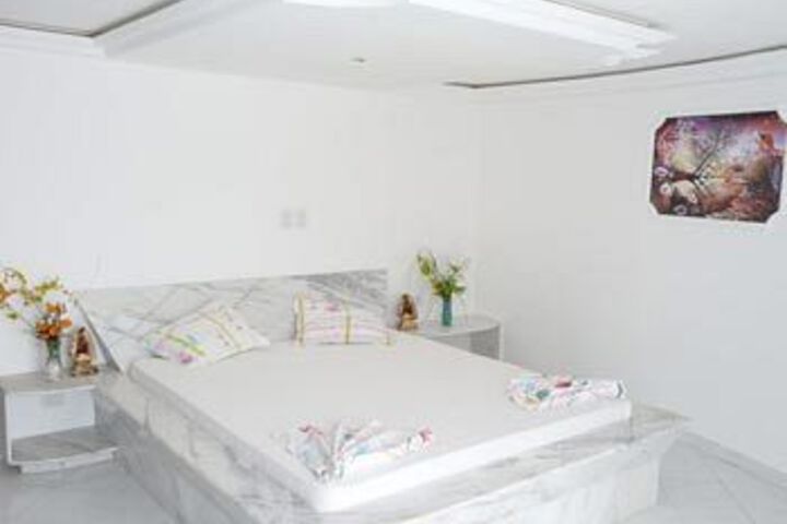 Room 14 of 40