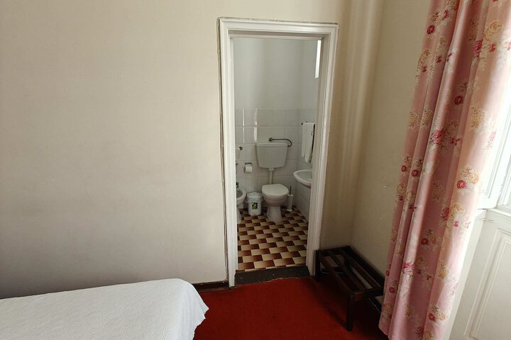 Room 43 of 141