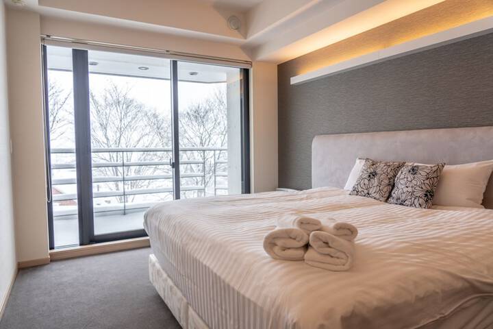 Room 9 of 43