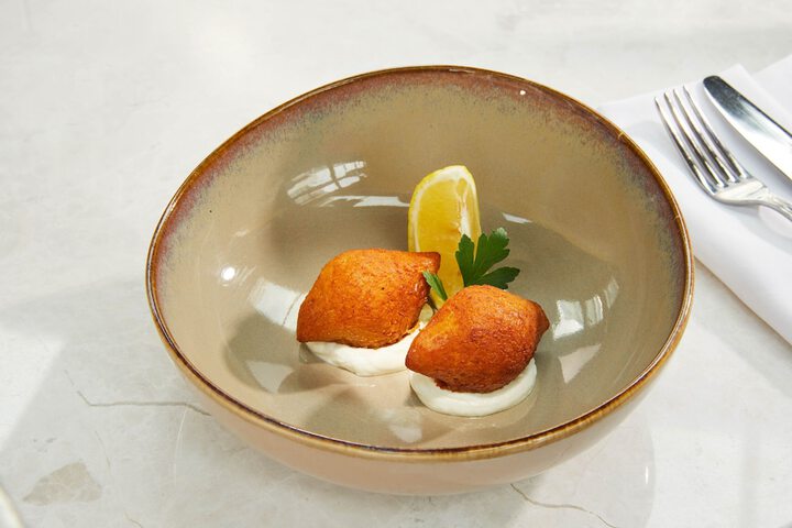 Dining 76 of 124