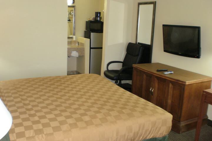 Room 4 of 14