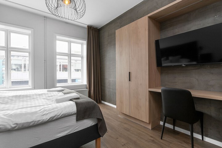 Room 16 of 62