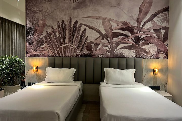 Room 20 of 38