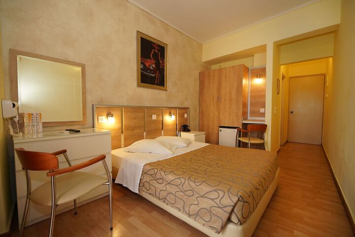 Room 93 of 100