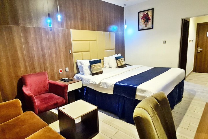Room 16 of 51