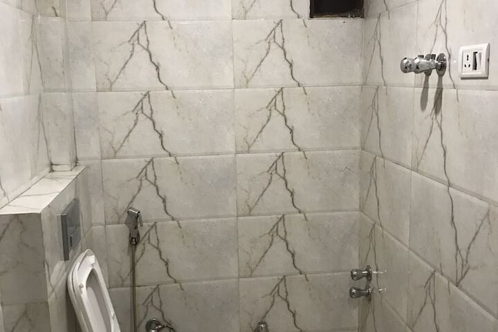 Room 18 of 25