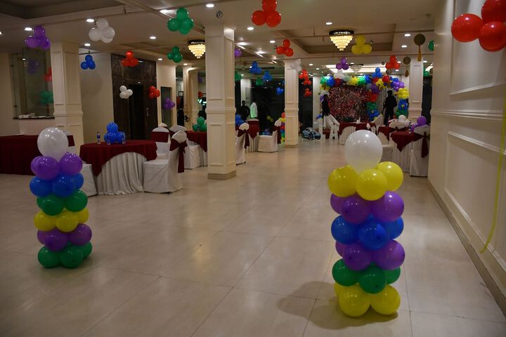 Ballroom/Hall 24 of 38