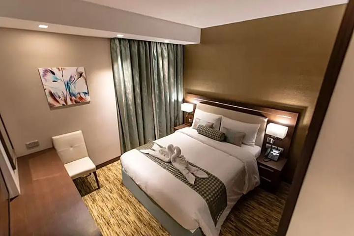 Room 2 of 17