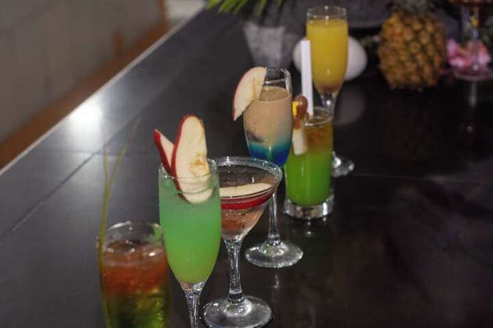 Lounge 92 of 141