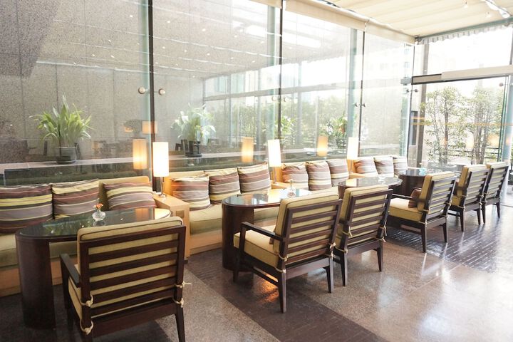 Lounge 55 of 60