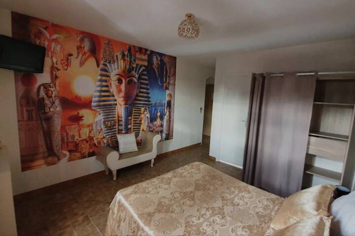 Room 8 of 43