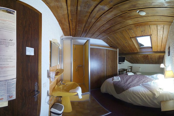 Room 36 of 60