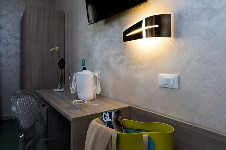 Room 6 of 47