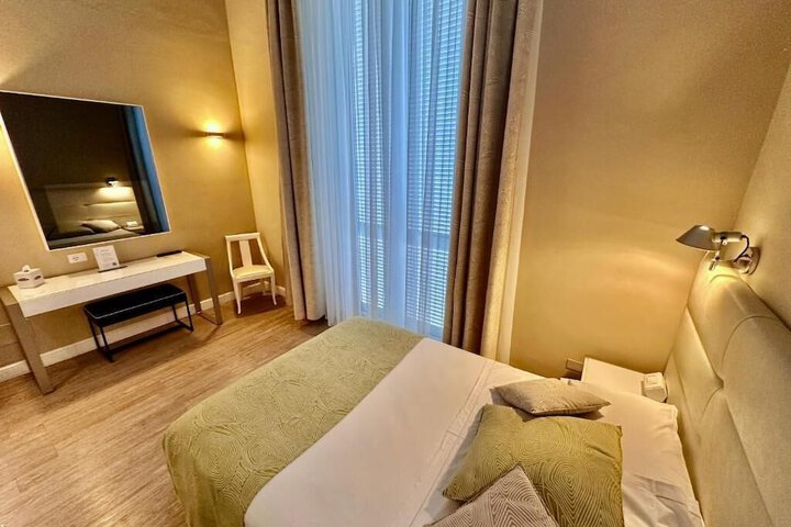 Room 12 of 49