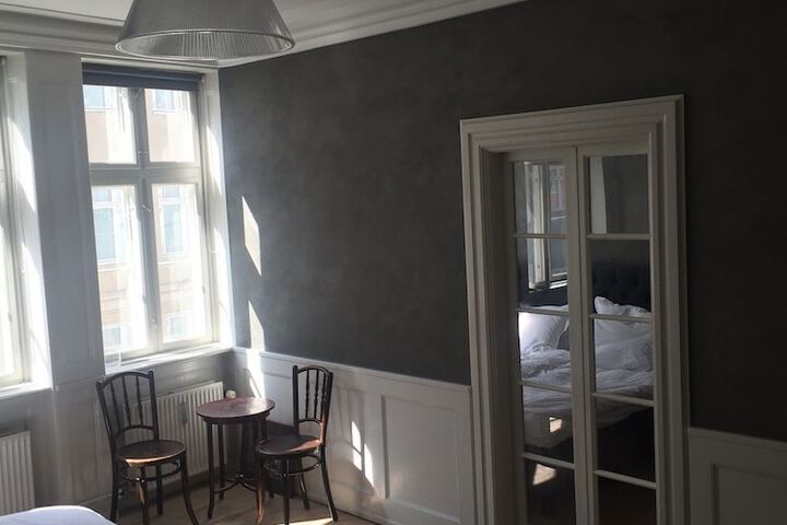 Room 10 of 23