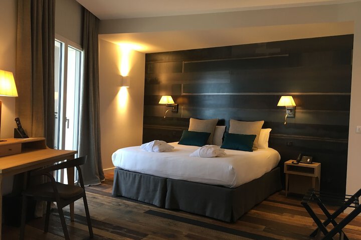 Room 4 of 50