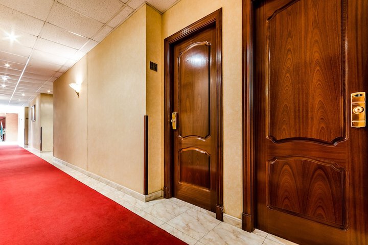 Ballroom/Hall 33 of 36