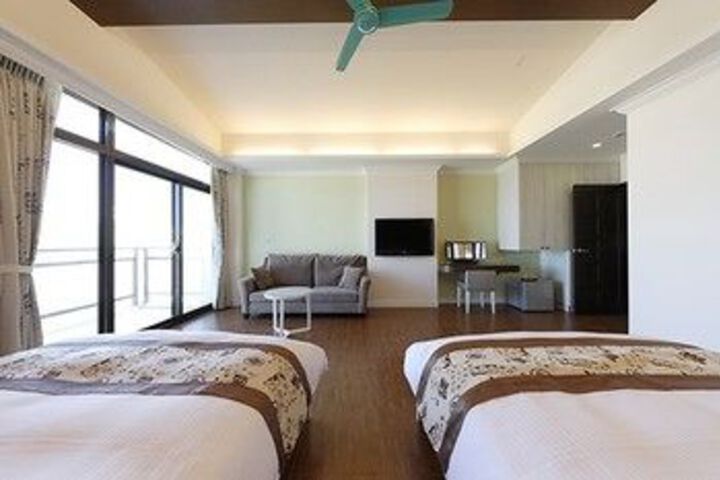 Room 10 of 26