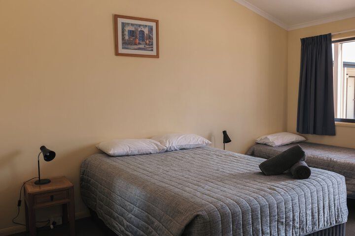 Room 7 of 24