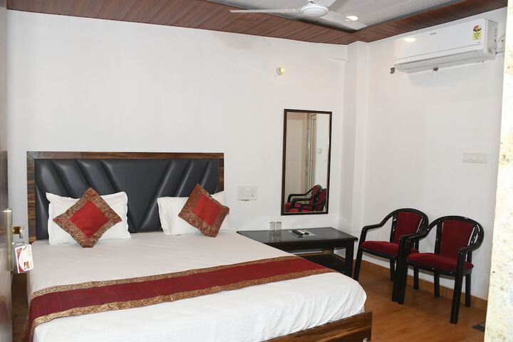 Room 54 of 78