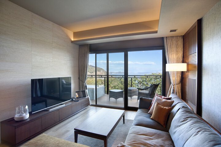 Room 8 of 32