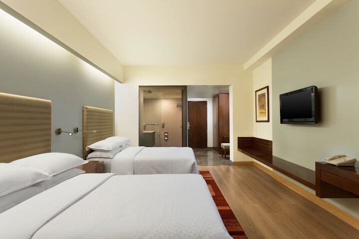 Room 3 of 42