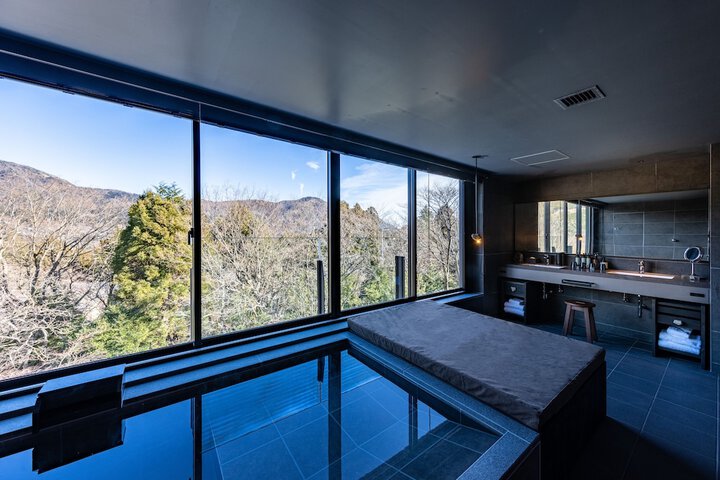 Room 21 of 38