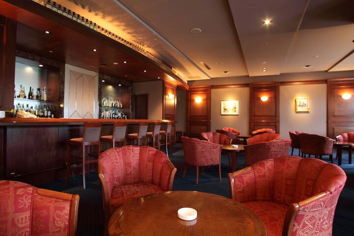 Lounge 93 of 119