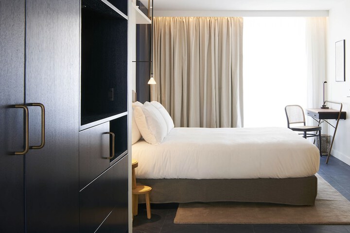 Room 8 of 52