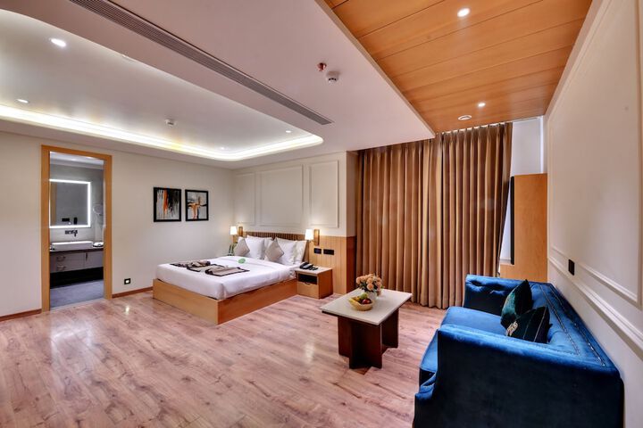 Room 11 of 22