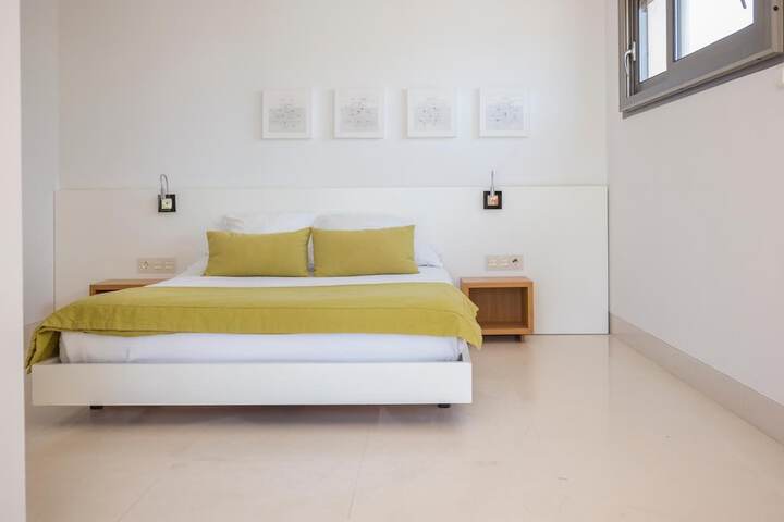 Room 10 of 31